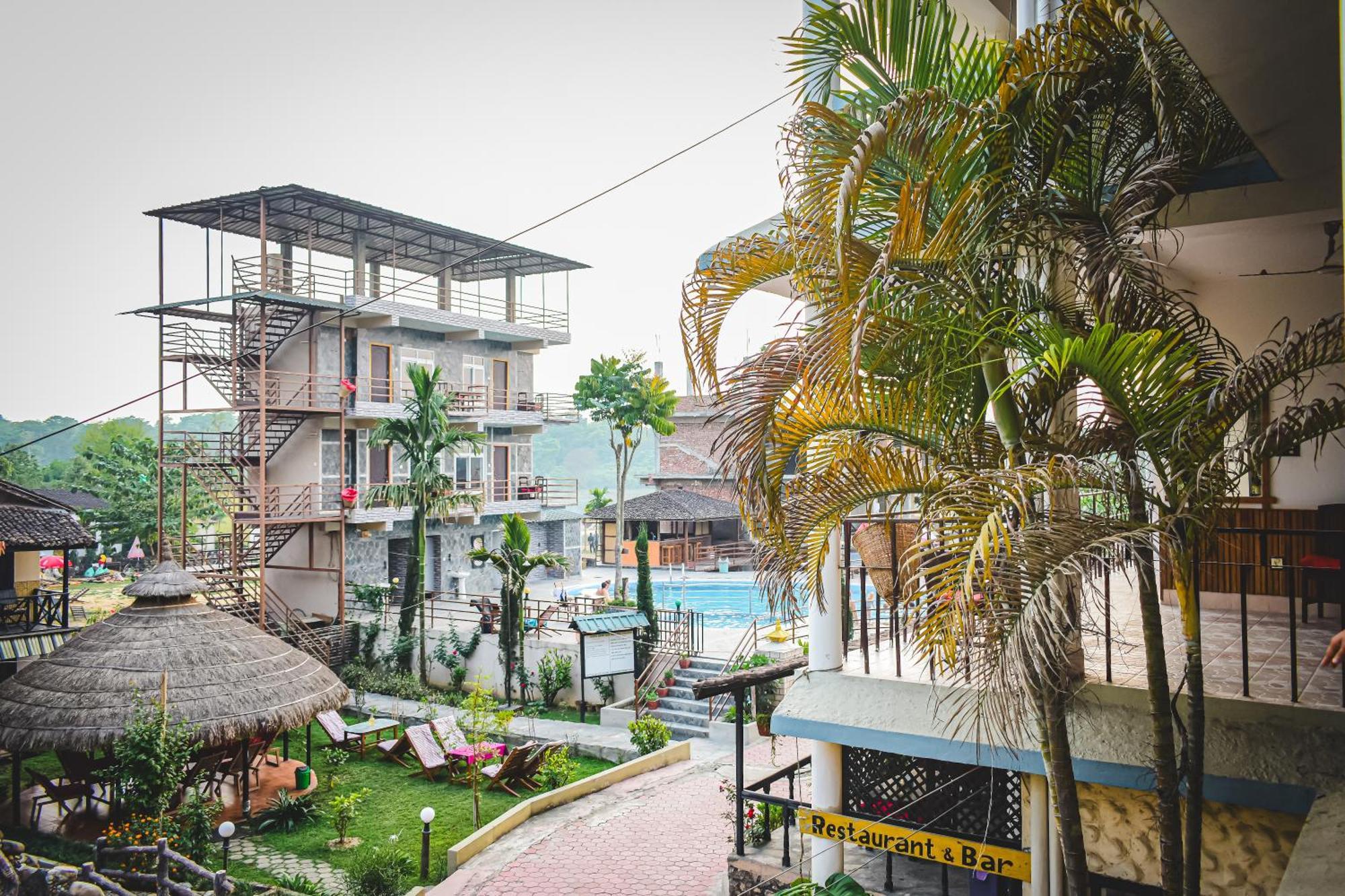 Hotel Riverside With Swimming Pool Sauraha Exterior photo