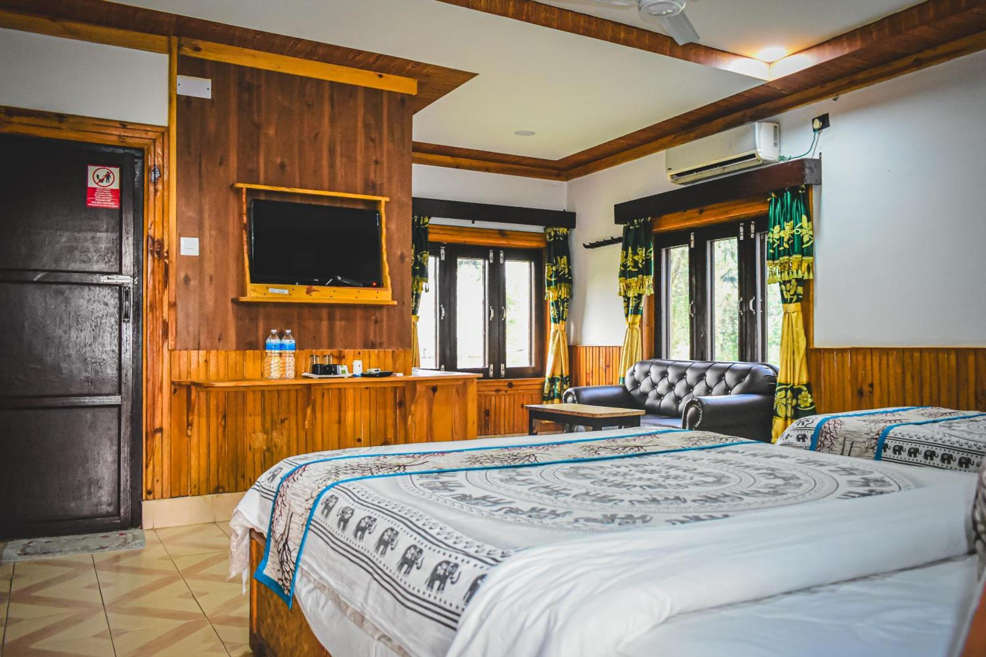 Hotel Riverside With Swimming Pool Sauraha Exterior photo
