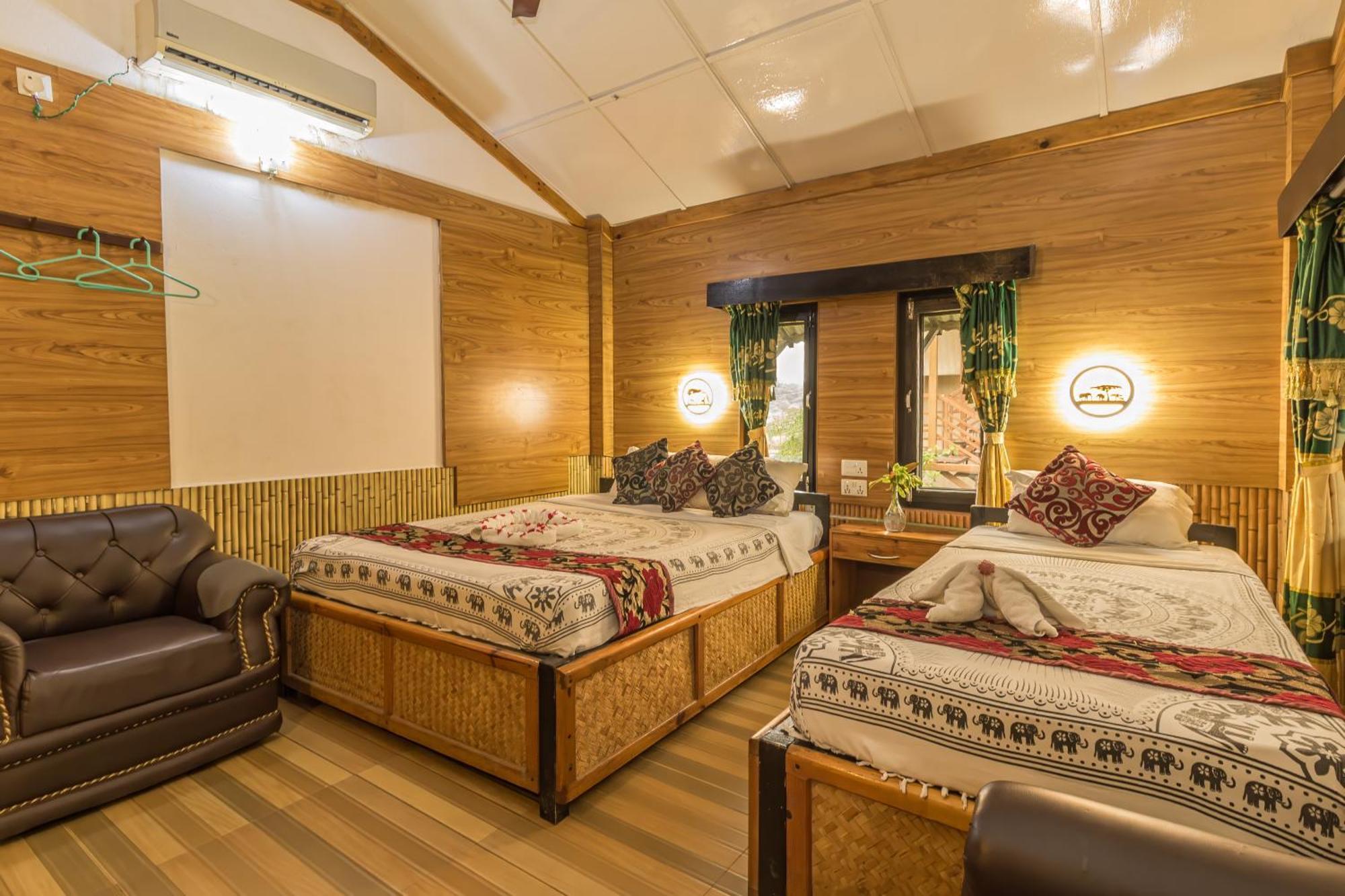 Hotel Riverside With Swimming Pool Sauraha Exterior photo